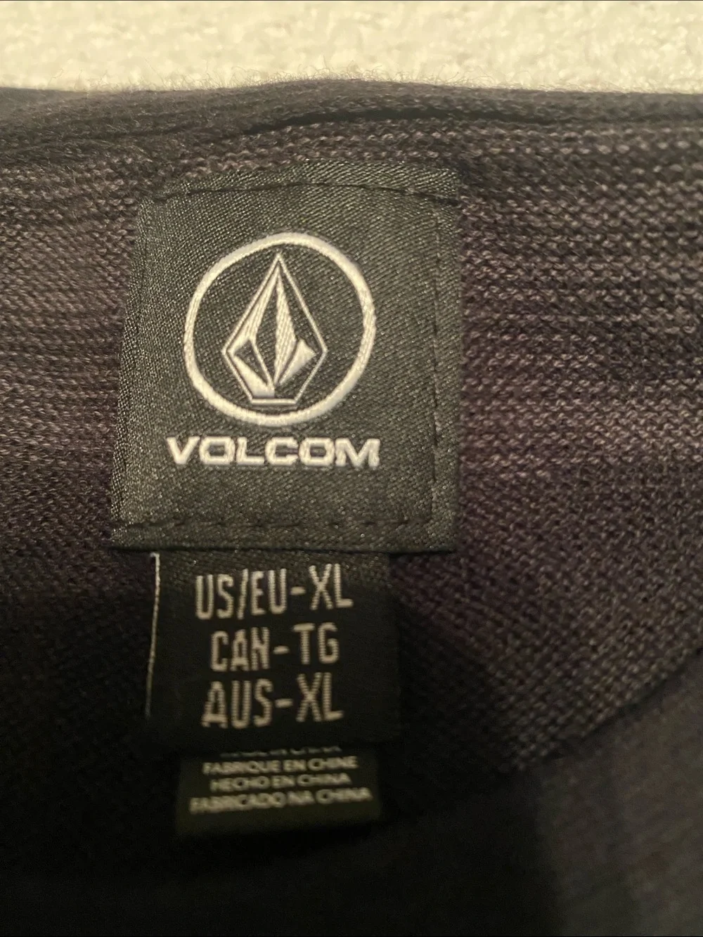 Volcom Frazzer Men's size XL Black and Gray Striped Crewneck Sweater
